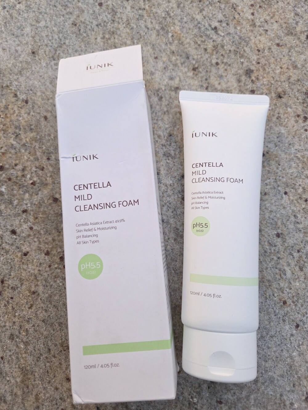 iUNIK Centella Mild Cleansing Foam 120ml – New in Box